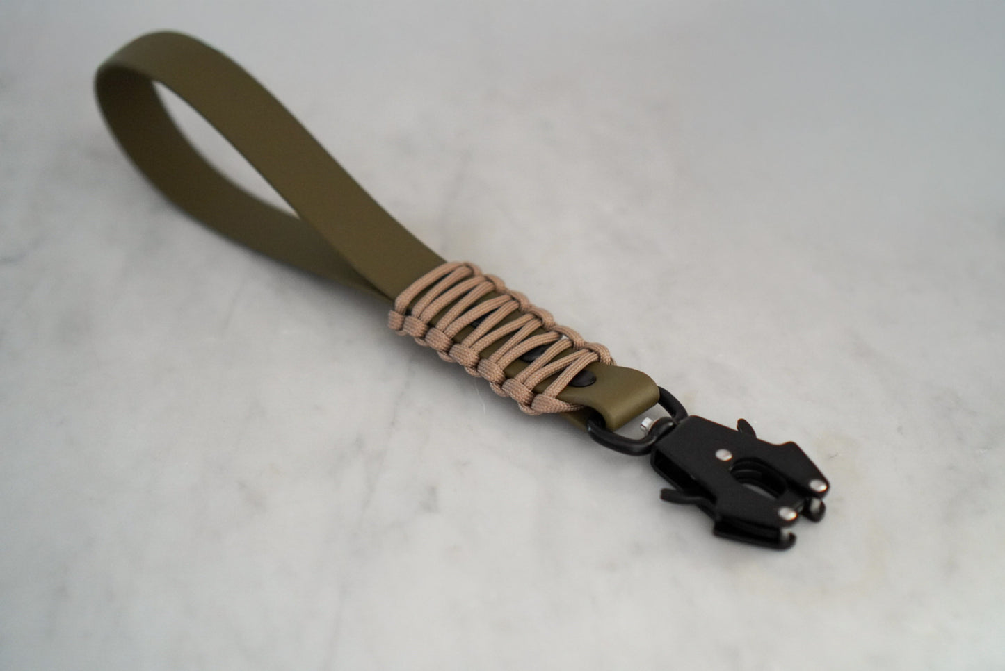 Kurzführer mit Paracord
